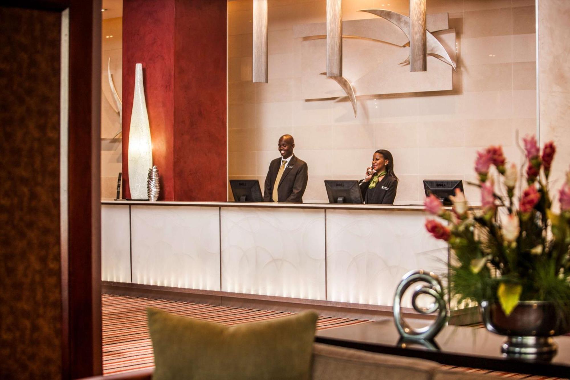 Southern Sun Pretoria-Noord エクステリア 写真