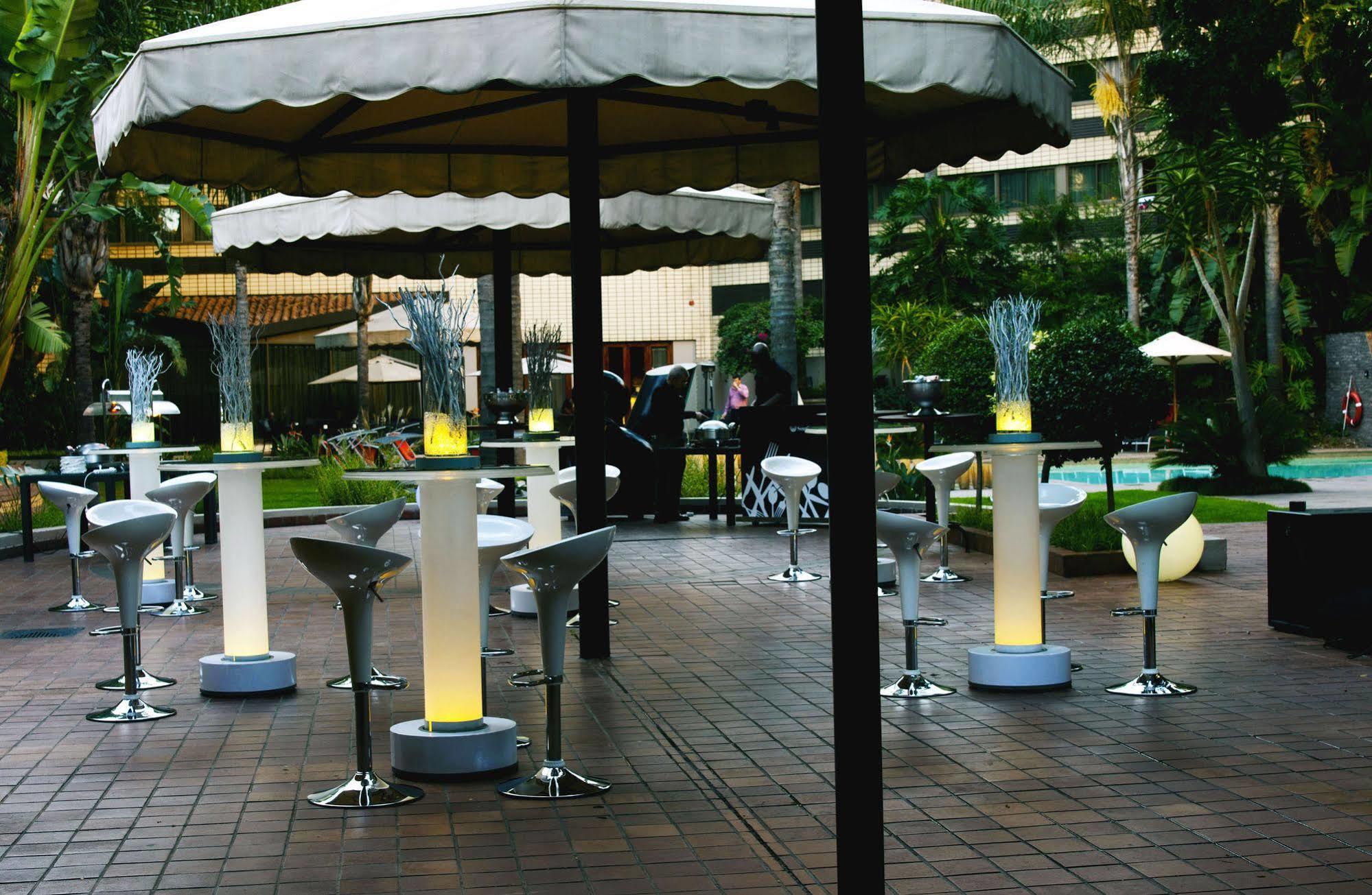 Southern Sun Pretoria-Noord エクステリア 写真